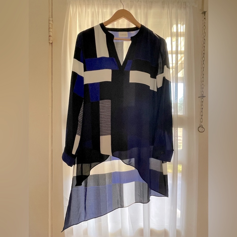 Chico’s Flowy Asymmetrical Womens Blouse Size L Blue and Black color blocking